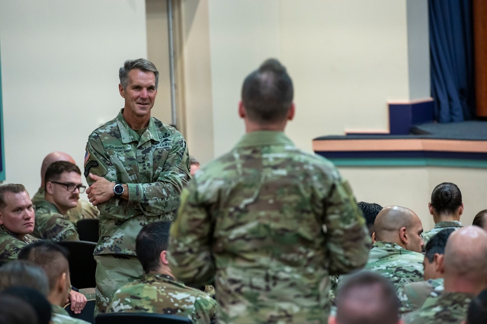 USSOCOM Commander Visits Hurlburt Field