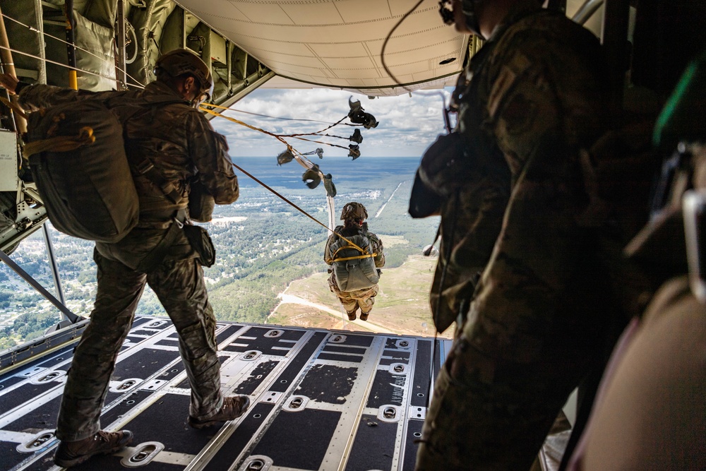 93 AGOW TACP conduct joint airborne operation