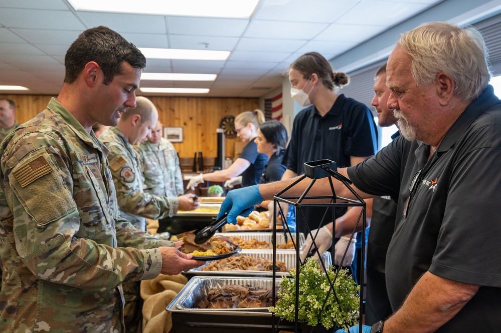 Chef Irvine meets Team Dover Airmen