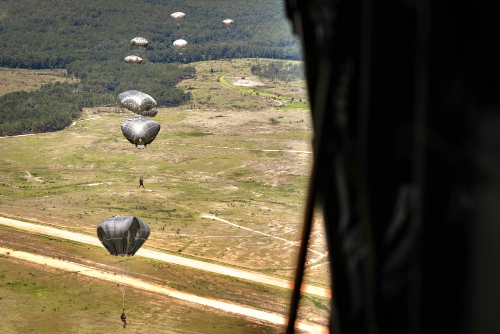 93 AGOW TACP conduct joint airborne operation