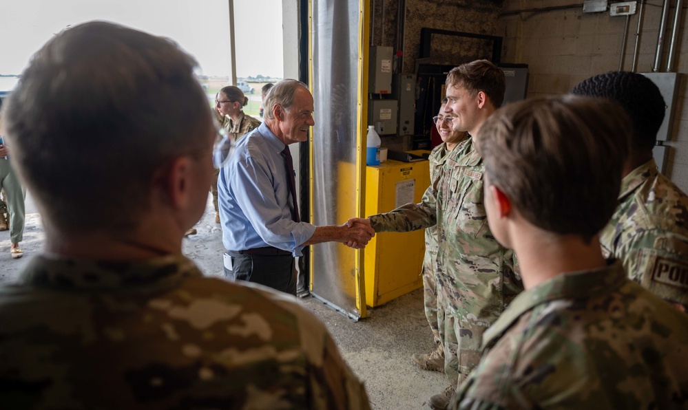 Sen. Carper gets first-hand look at rapid air mobility