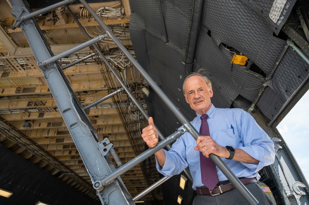 Sen. Carper gets first-hand look at rapid air mobility