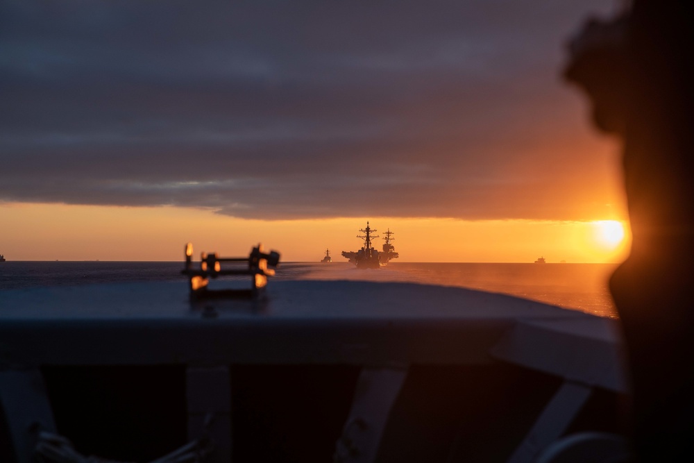 USS Leyte Gulf (CG 55) transits the Straits of Gibraltar