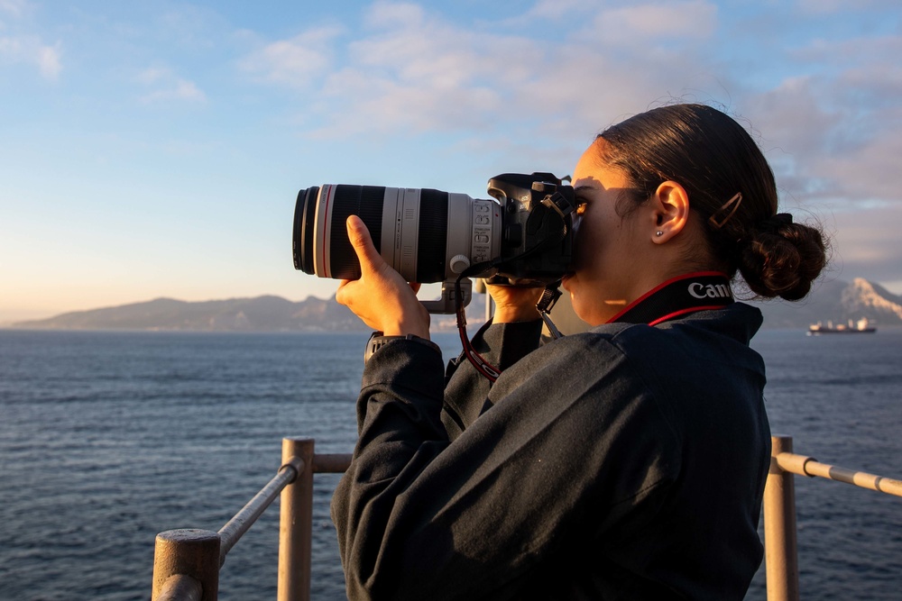 USS Leyte Gulf (CG 55) transits the Straits of Gibraltar