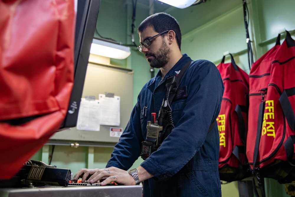 USS Sioux City Operates in the Atlantic Ocean