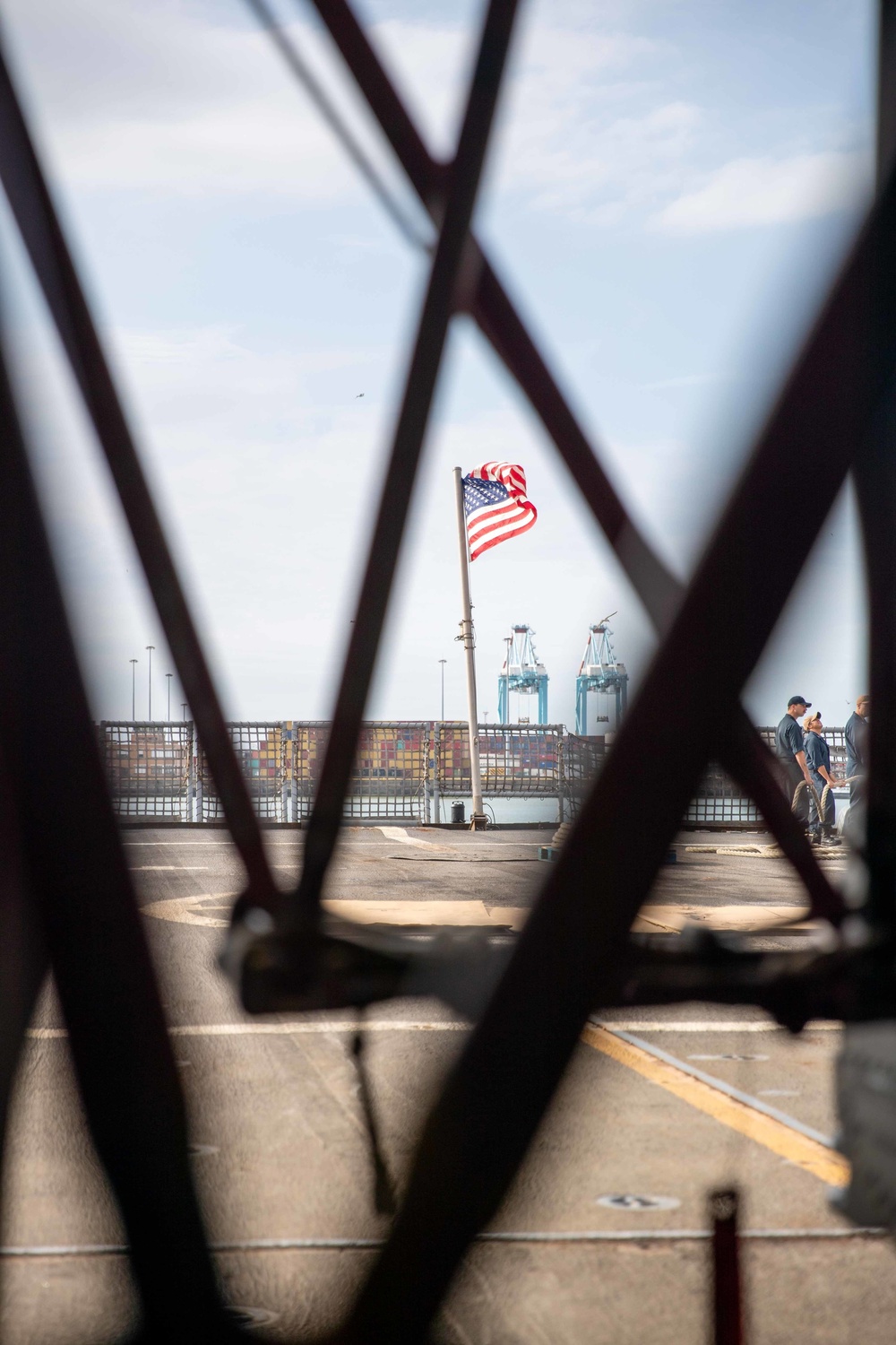 USS Sioux City Gets Underway from Belgium