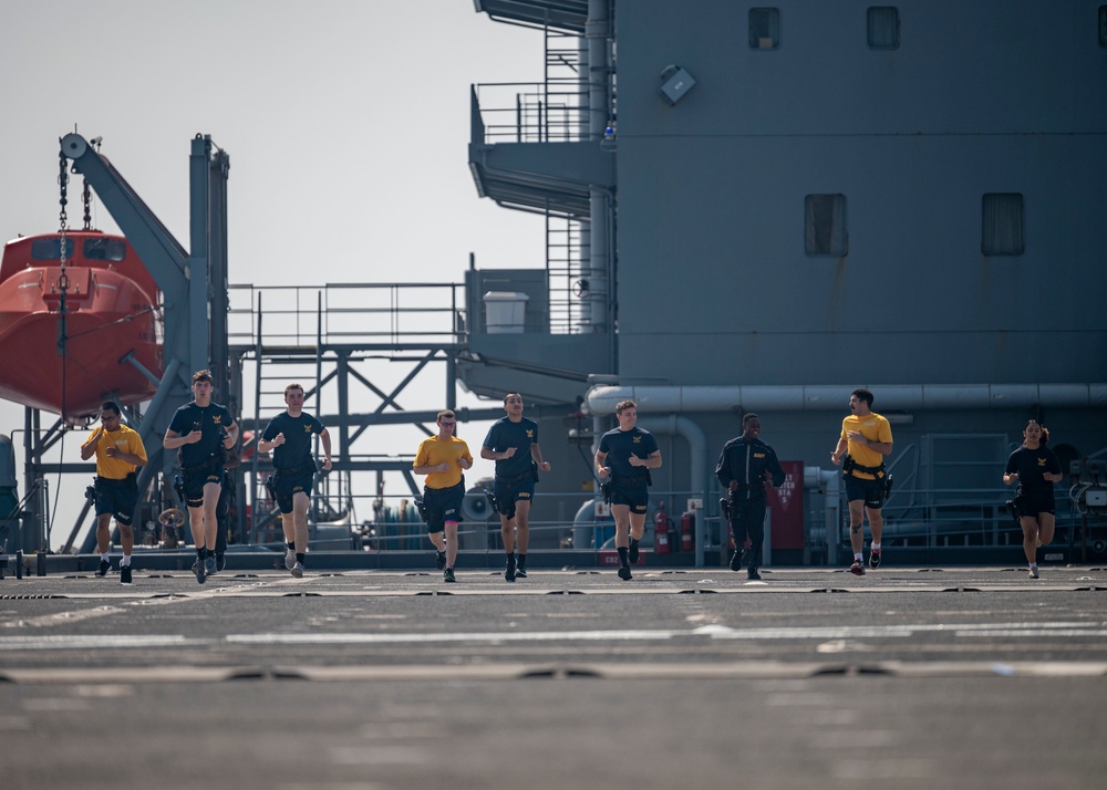 Sailors receive security reaction force basic training