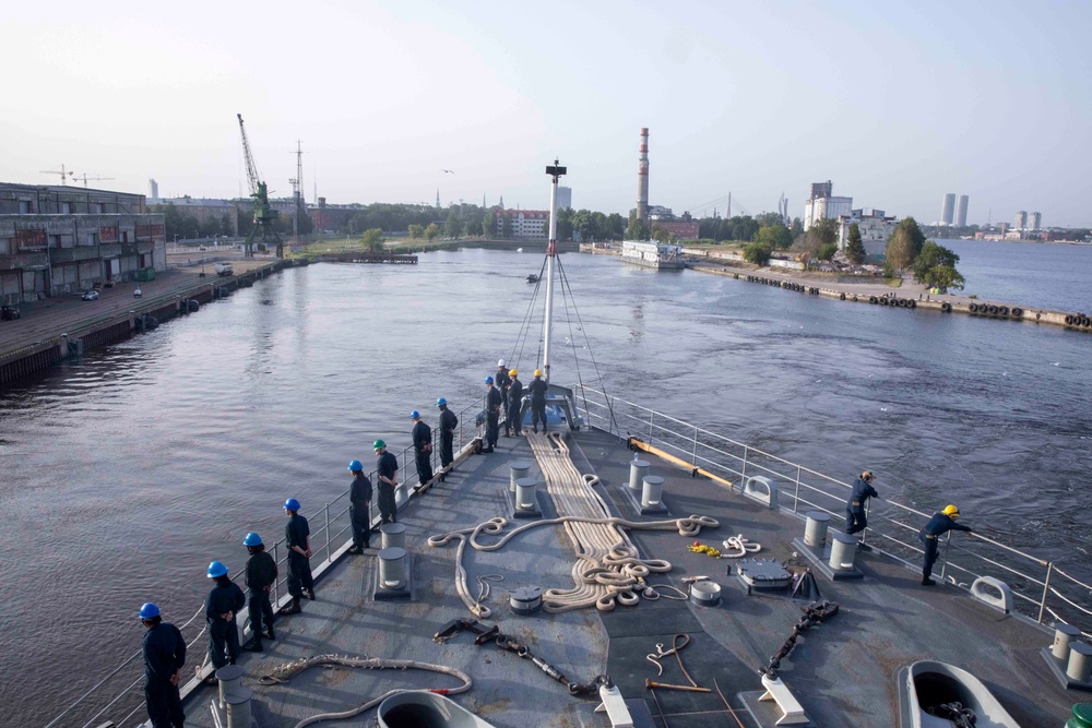 The Gunston Hall Pulls out of Riga, Latvia