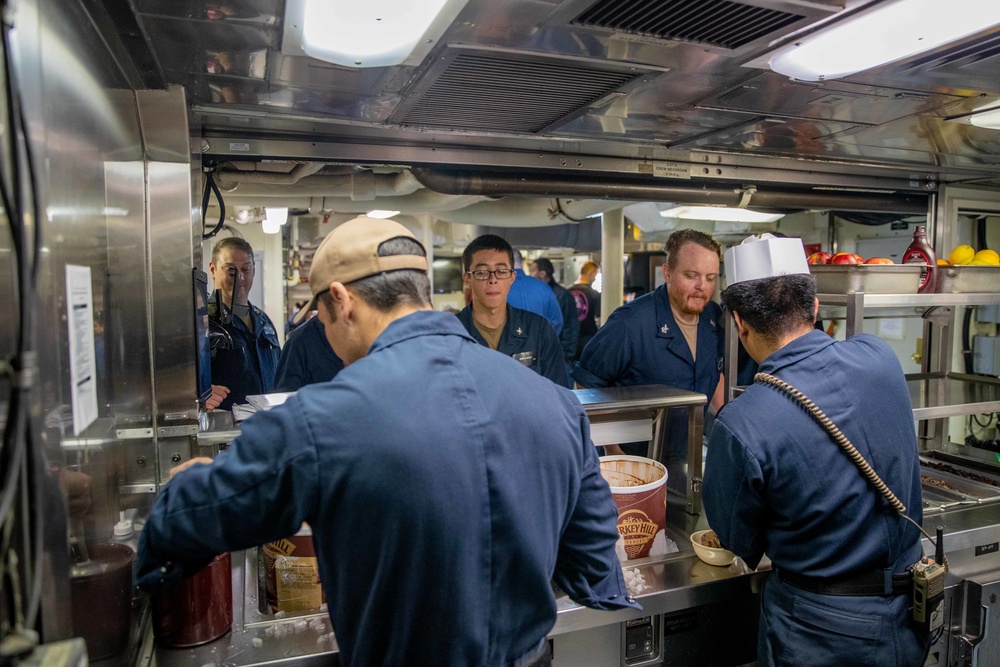 USS Sioux City Transits the North Sea