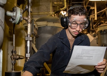 USS Sioux City Transits the North Sea