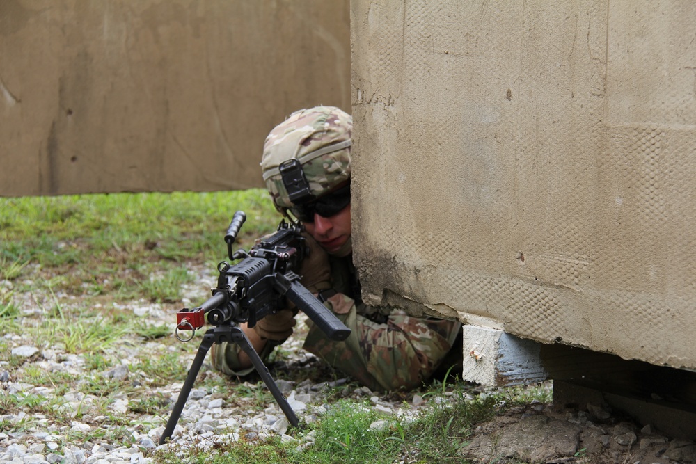 AMC Best Squad Soldiers train on Fort Rucker for Army-wide competition