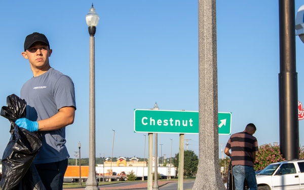 Big Red One Soldiers Attend Community Cleanup