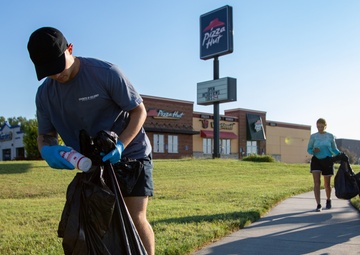 Big Red One Soldiers Attend Community Cleanup