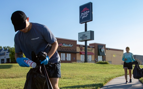 Big Red One Soldiers Attend Community Cleanup