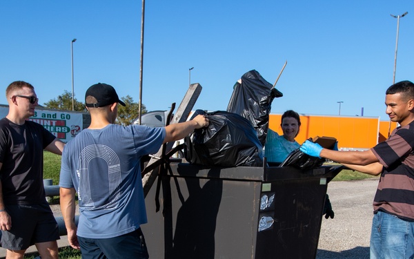 Big Red One Soldiers Attend Community Cleanup