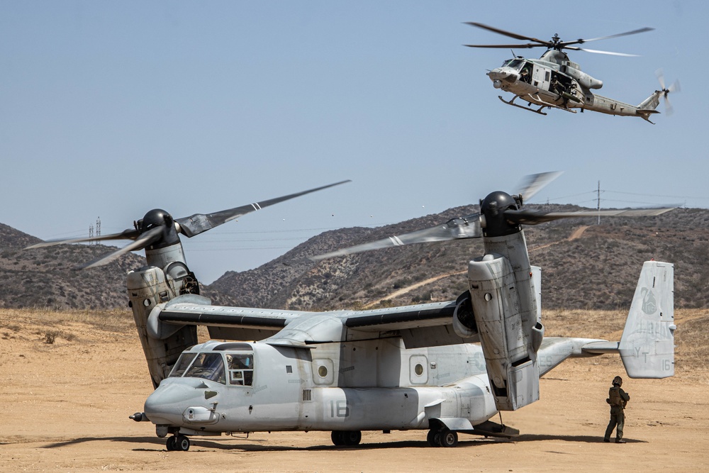 1st Bn., 4th Marines, train to recover aircraft, personnel