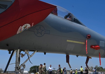 USAF meets with Deputy Prime Minister of Australia
