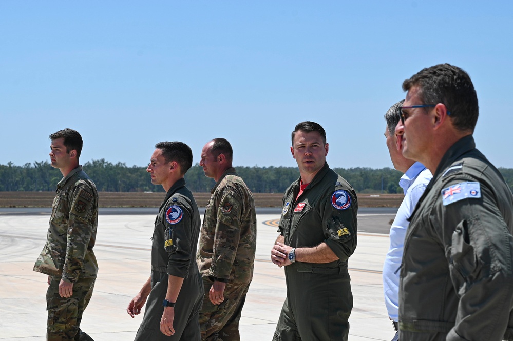 USAF meets with Deputy Prime Minister of Australia