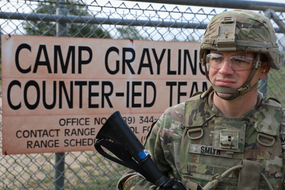 Ohio Army National Guard Soldiers stay alert during counter-IED training