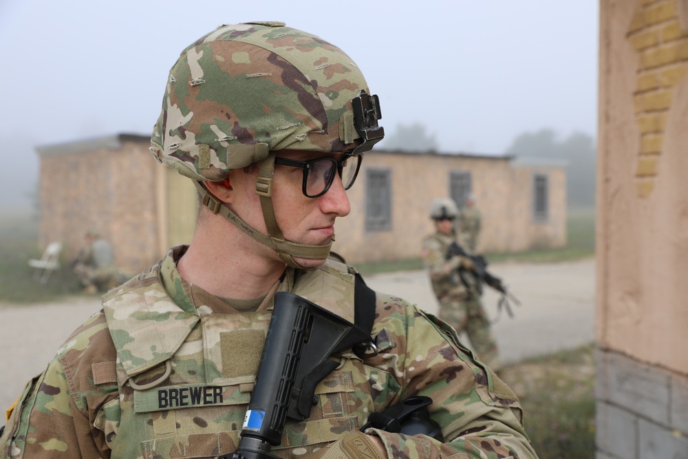 Ohio Army National Guard Soldiers stay alert during counter-IED training