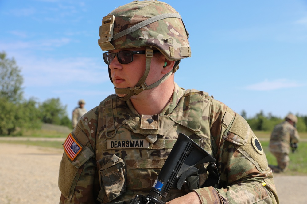 Ohio Army National Guard Soldiers stay alert during counter-IED training