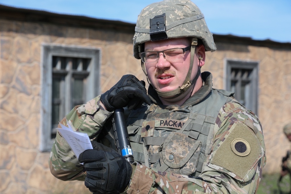 Ohio Army National Guard Soldiers stay alert during counter-IED training