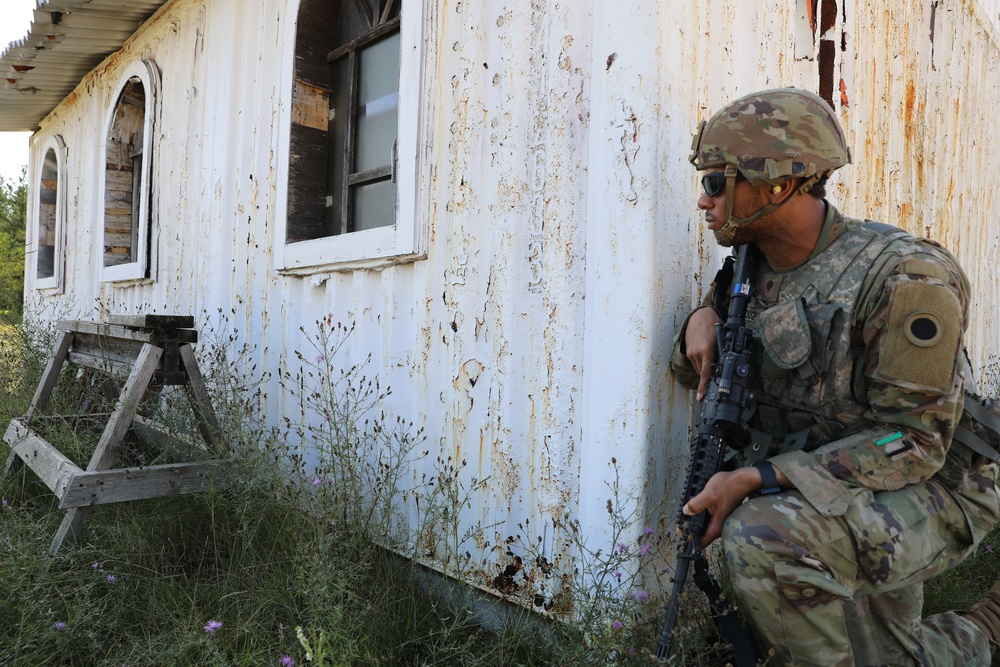 Ohio Army National Guard Soldiers stay alert during counter-IED training