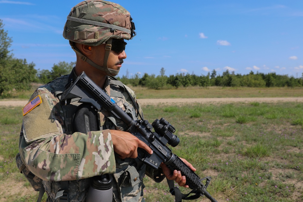 Ohio Army National Guard Soldiers stay alert during counter-IED training