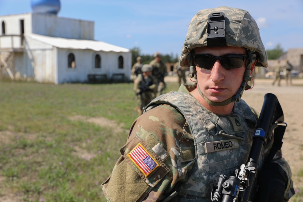 Ohio Army National Guard Soldiers stay alert during counter-IED training