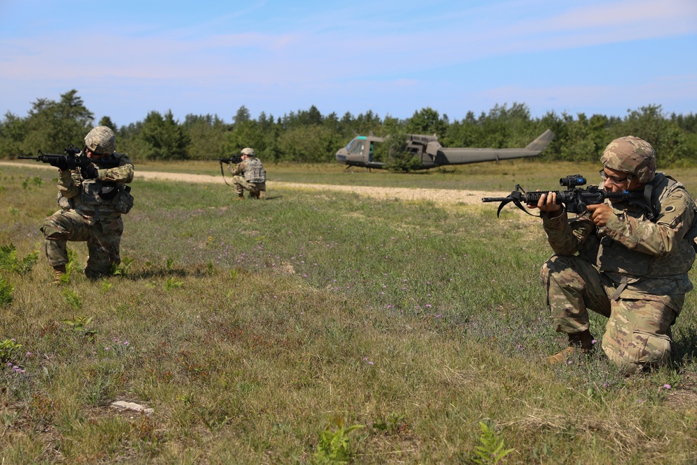 Ohio Army National Guard Soldiers stay alert during counter-IED training