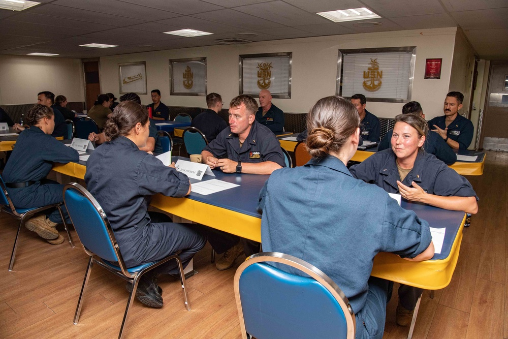 Sailors Aboard USNS Mercy Participate in Enlisted Mentorship Session