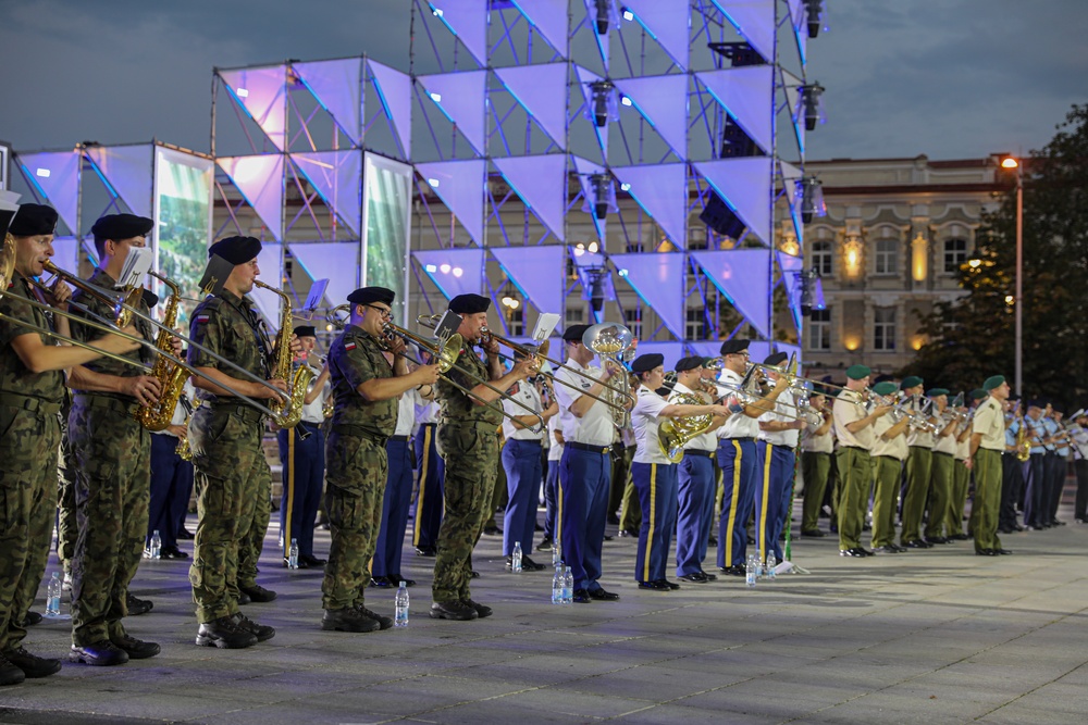 Big Red One Band Conducts Dress Rehearsal with NATO Ally Bands