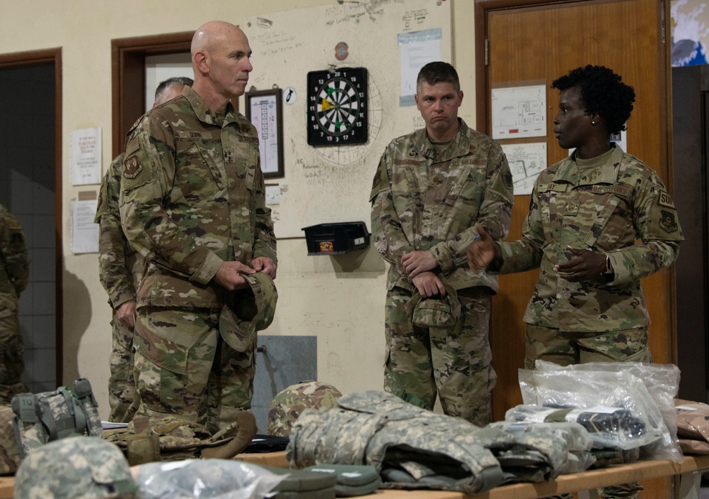 Maj. Gen. Quinn visits Ali Al Salem