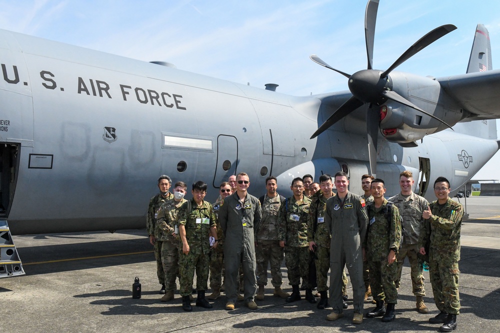 JGSDF visits Yokota during cooperative work program