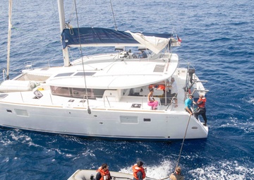 Nitze provides assistance in the Arabian Sea