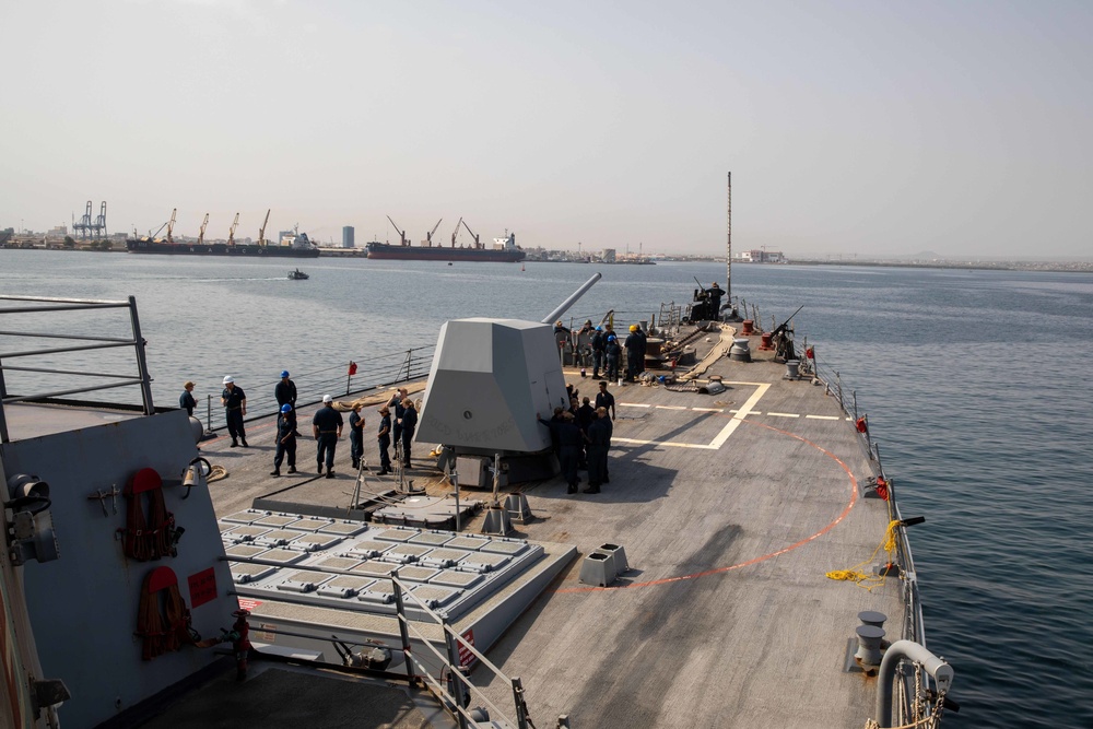 USS Nitze pulls into Djibouti