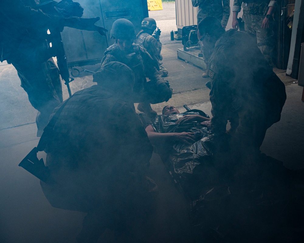 171st ARW holds Combat Lifesaver Course