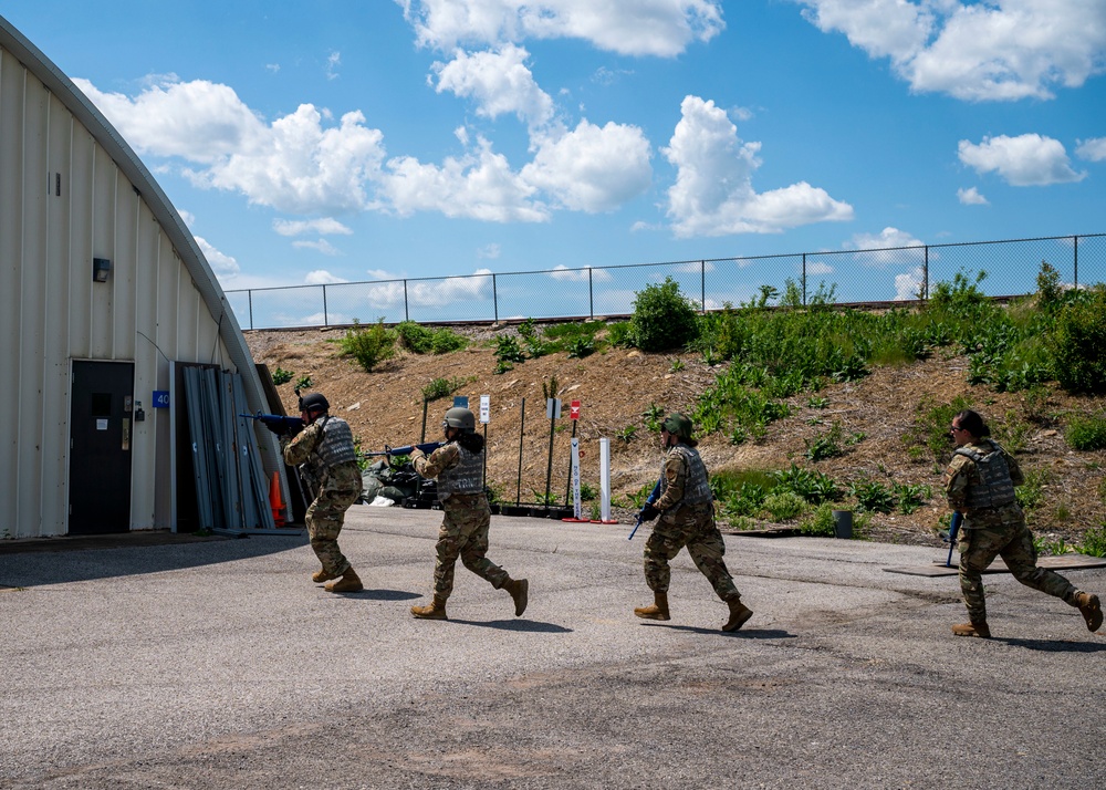 171st ARW holds Combat Lifesaver Course