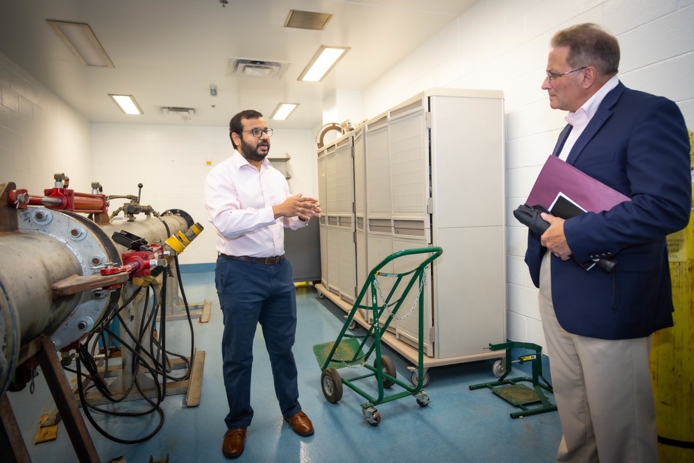 Dr. Mark Dertzbaugh Tour at WRAIR