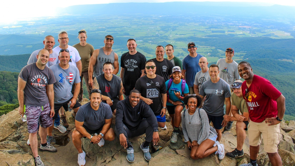 Leadership Oriented Group Hike at Civil Engineer Project Manager Training Class