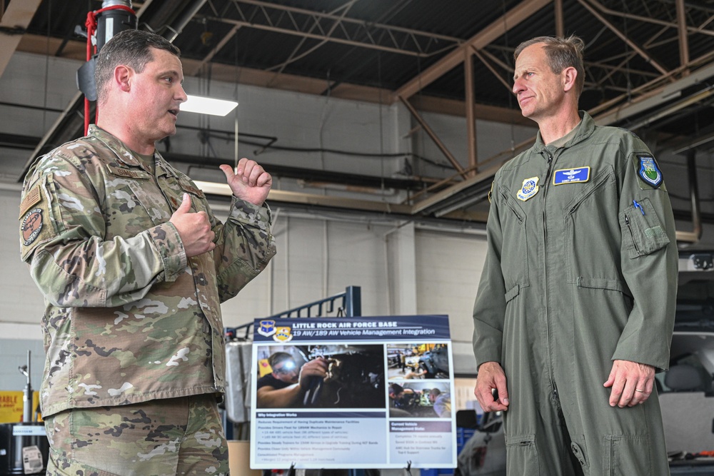 18th AF commander visits LRAFB