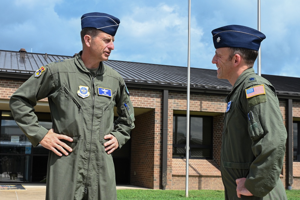 18th AF commander visits LRAFB