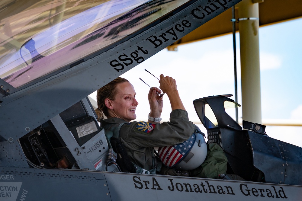 Another Milestone: First female in the U.S. Air Force Reserve to reach 2,000 hours takes final flight with 944th Fighter Wing