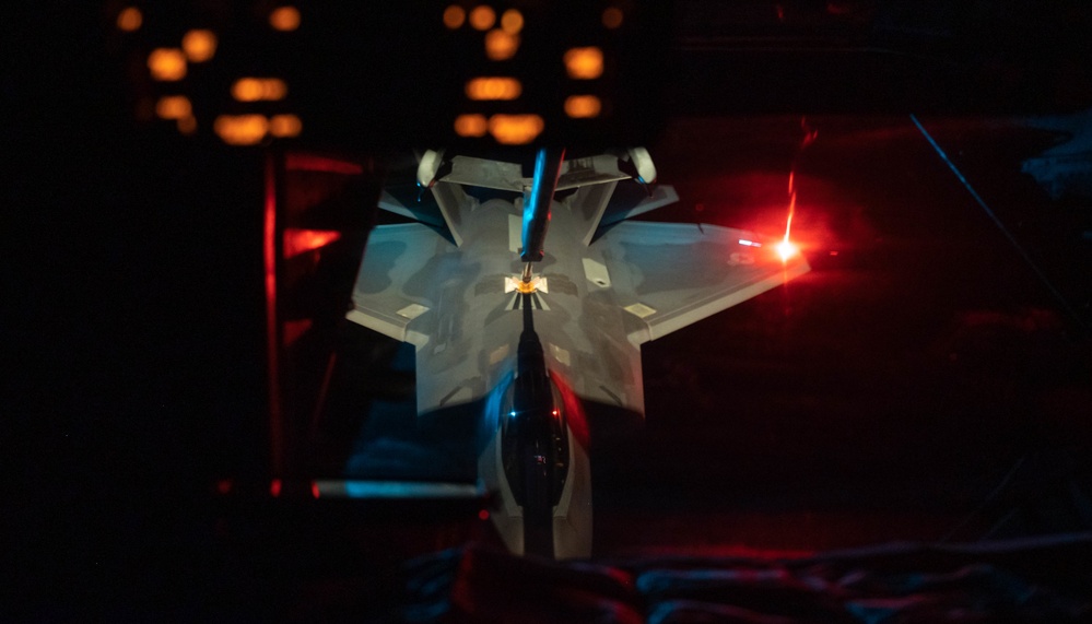 Training with the F-22: Here Comes the Boom