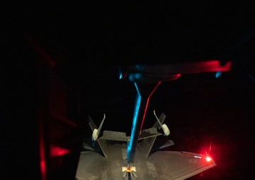 Training with the F-22: Here Comes the Boom