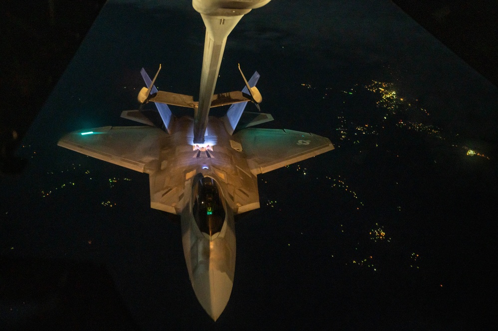 Training with the F-22: Here Comes the Boom