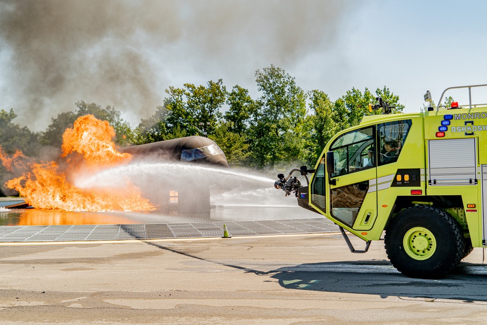 914th Air Refueling Wing firefighters conduct aircraft fire suppression training