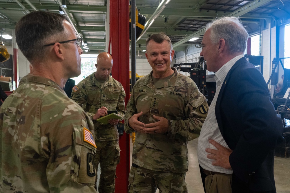 TRADOC Commanding General and U.S. Senator Tim Kaine Visit 128th Aviation Brigade!