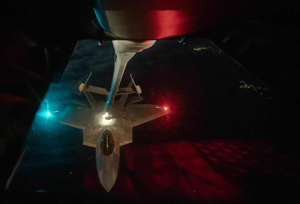 Training with the F-22: Here Comes the Boom
