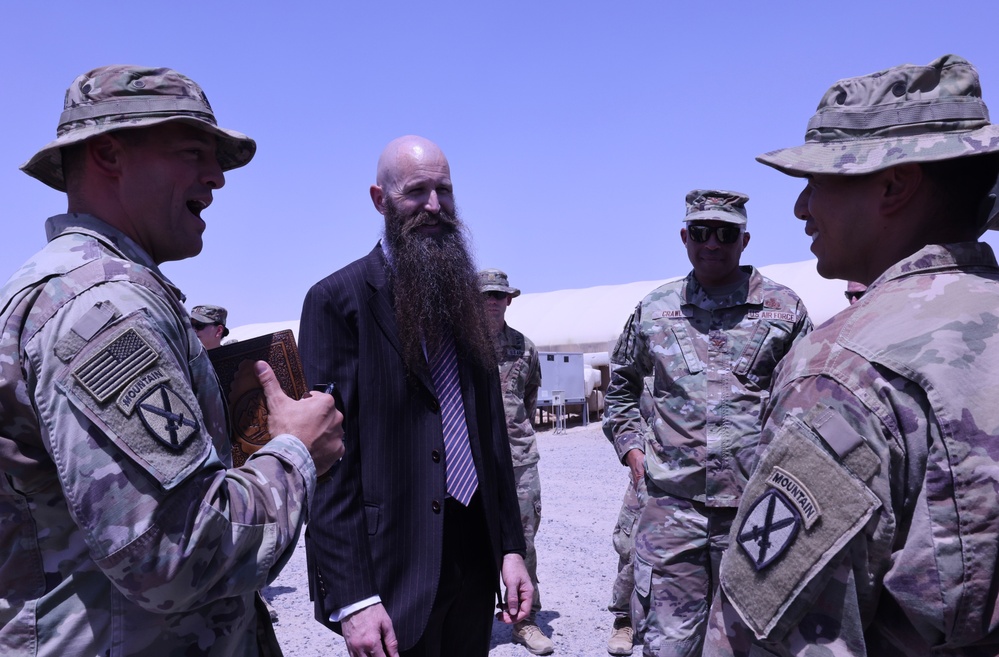 Charge d’Affaires, U.S. Embassy Kuwait, Visits Camp Beuhring, Aug 2022